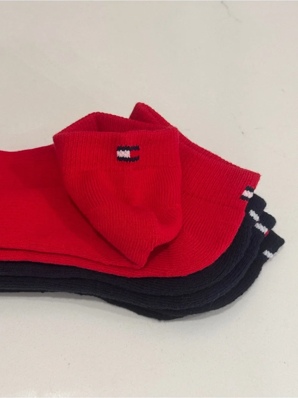 Tommy Hilfiger Men's 3-Pack No Show Socks NWOT Red Navy Black